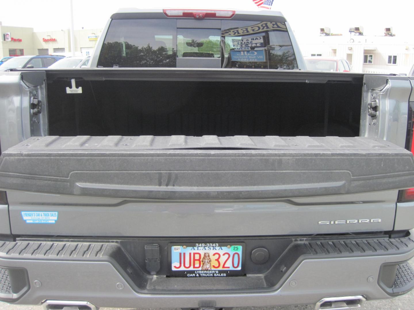 2021 gray /black GMC Sierra 1500 Denali (3GTU9FET8MG) , automatic transmission, located at 9530 Old Seward Highway, Anchorage, AK, 99515, (907) 349-3343, 61.134140, -149.865570 - Nice GMC 1500 Denali Duramax Diesel come take a test drive - Photo#4